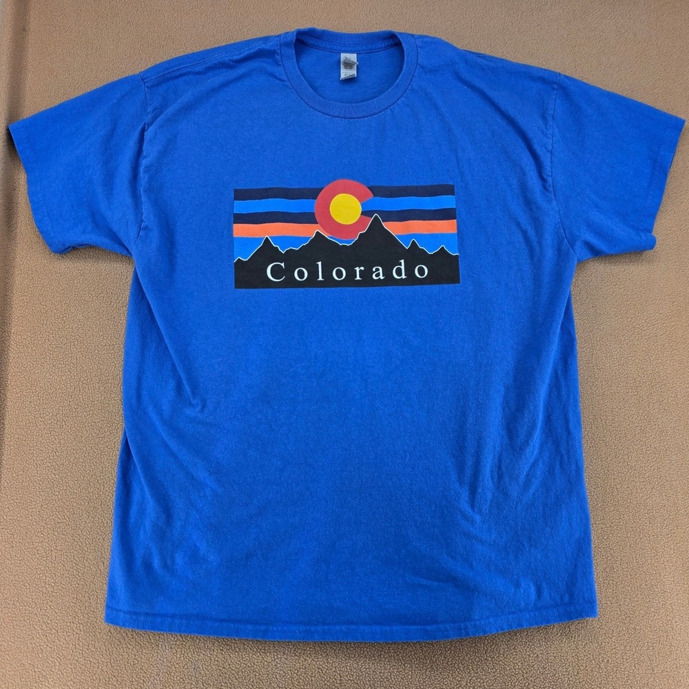 Gildan Colorado Mountain Graphic T-Shirt Mens XL Blue Short Sleeve Cotton Tee